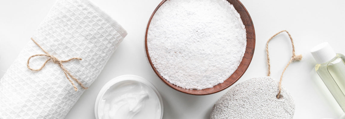 Bicarbonate de soude en cosmétique : visage, dents, cheveux et précautions