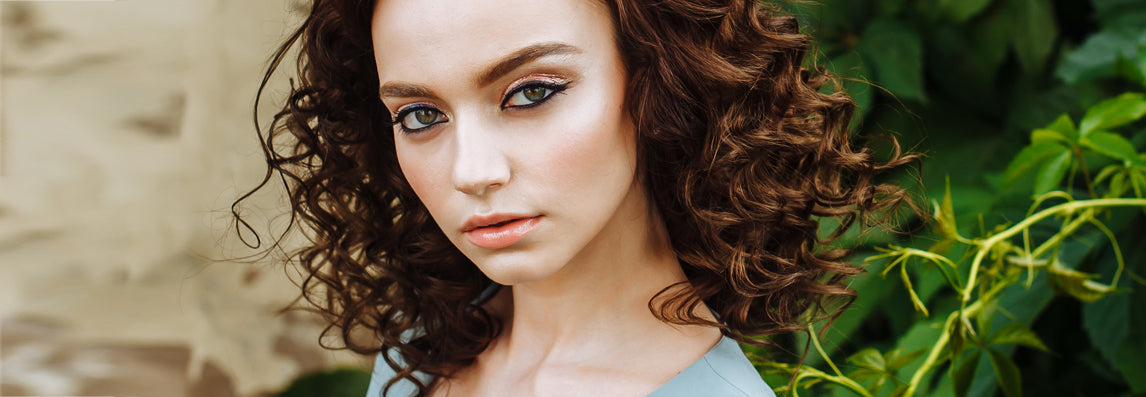 Shampoing pour cheveux bouclés : le guide ultime pour choisir le parfait