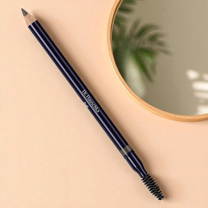 Bio-Augenbrauenstift Nr. 02 Dunkelbraun – 1,05 g – Dr. Hauschka