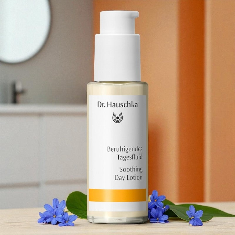 Beruhigendes Tagesfluid mit Bio-Borretsch und Frauenmantel – 50 ml – Dr. Hauschka