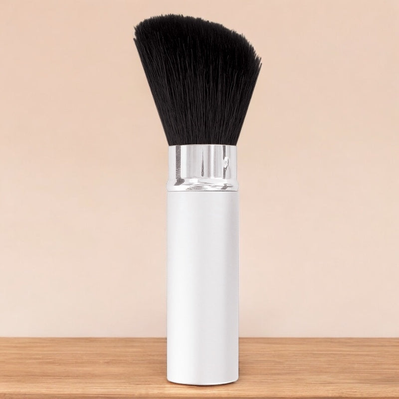 Einziehbarer Puder-/Rougepinsel Nr. 03 – Karamellfarbe