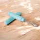 Cure-oreille escurette turquoise en bois - Anaé