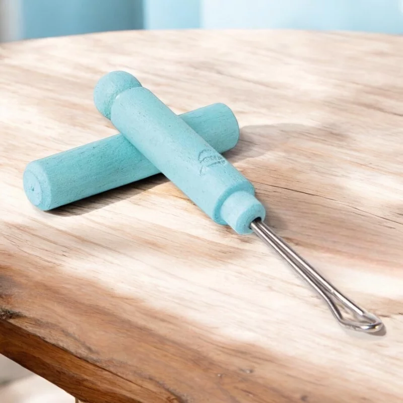 Cure-oreille escurette turquoise en bois - Anaé